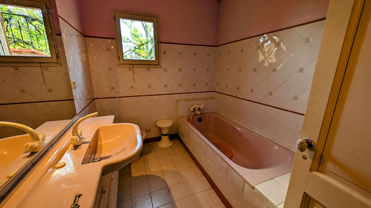 Maison à LAROQUE-DES-ALBERES