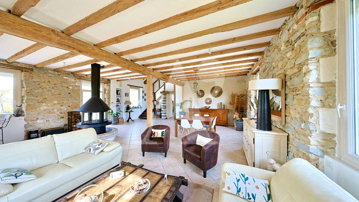 Maison à SAUBUSSE