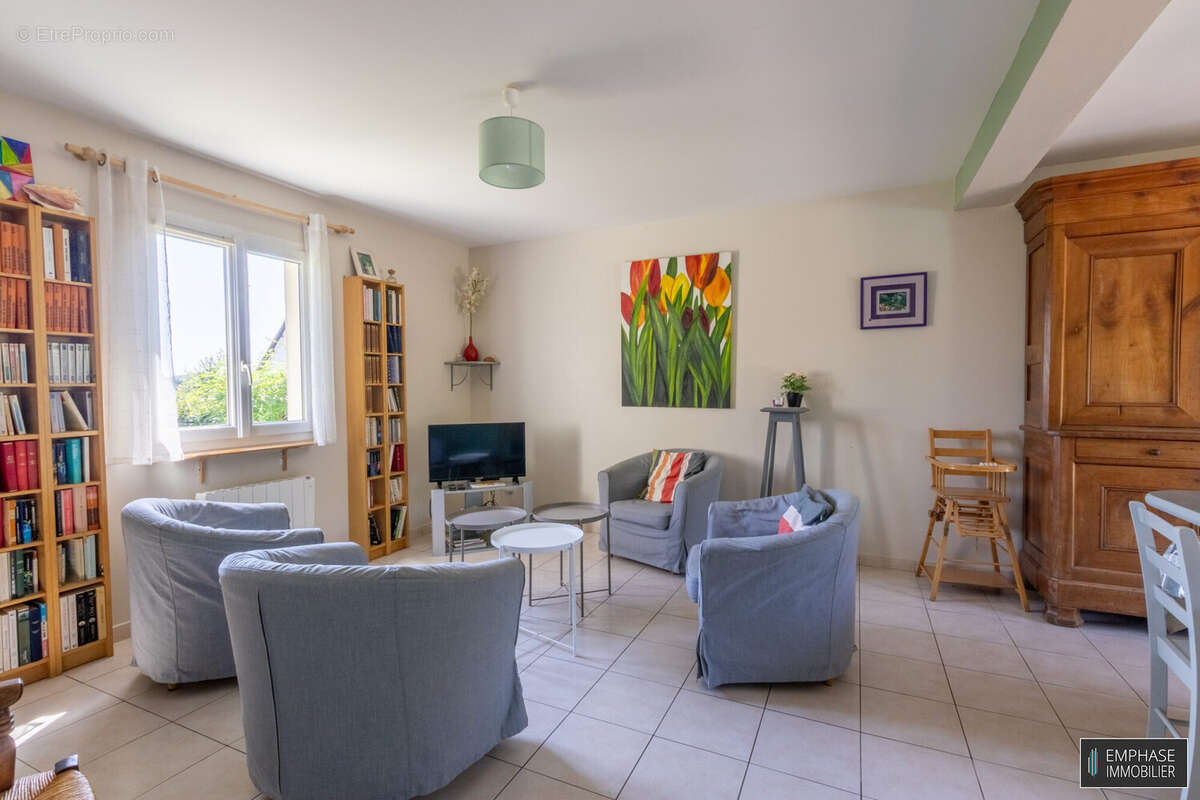 Maison 100 m² à Orgeval  - photo 2