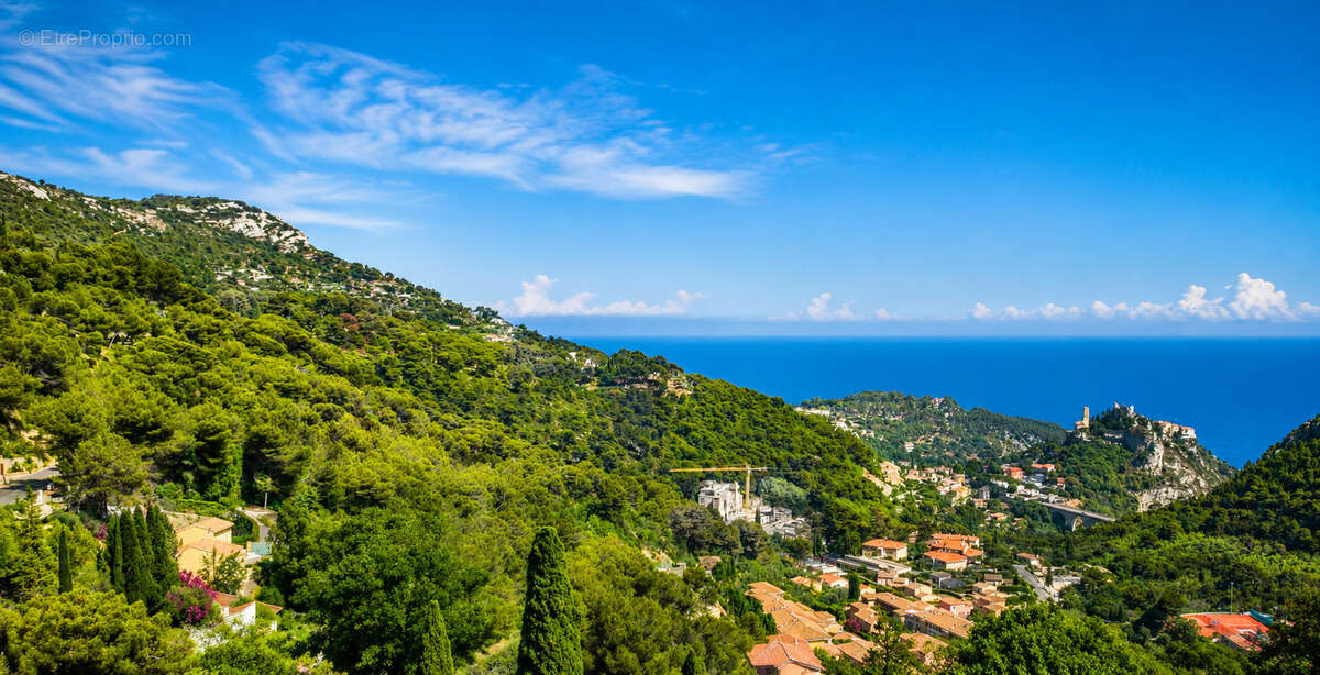 Maison à EZE