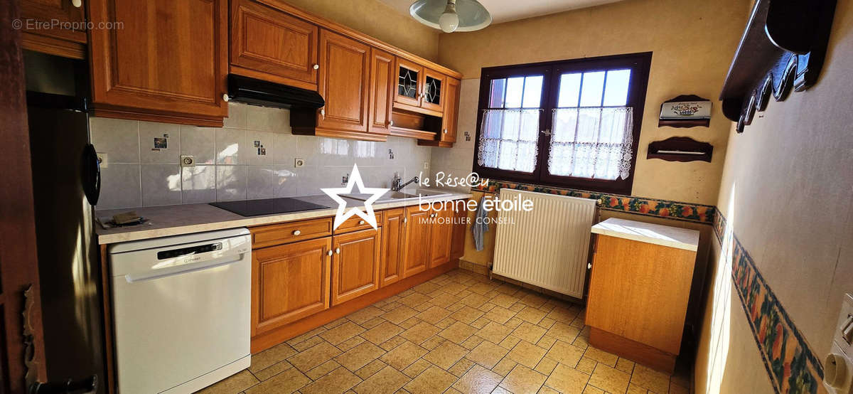 Maison à BOURDONS-SUR-ROGNON