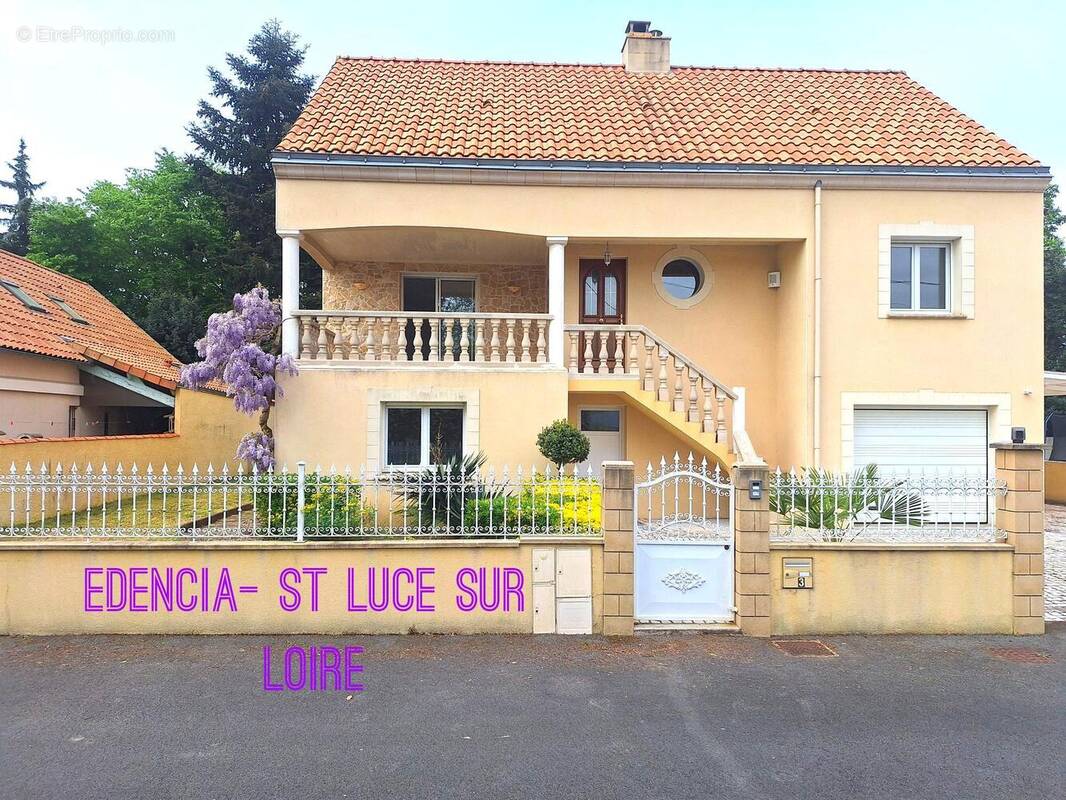 Maison à SAINTE-LUCE-SUR-LOIRE