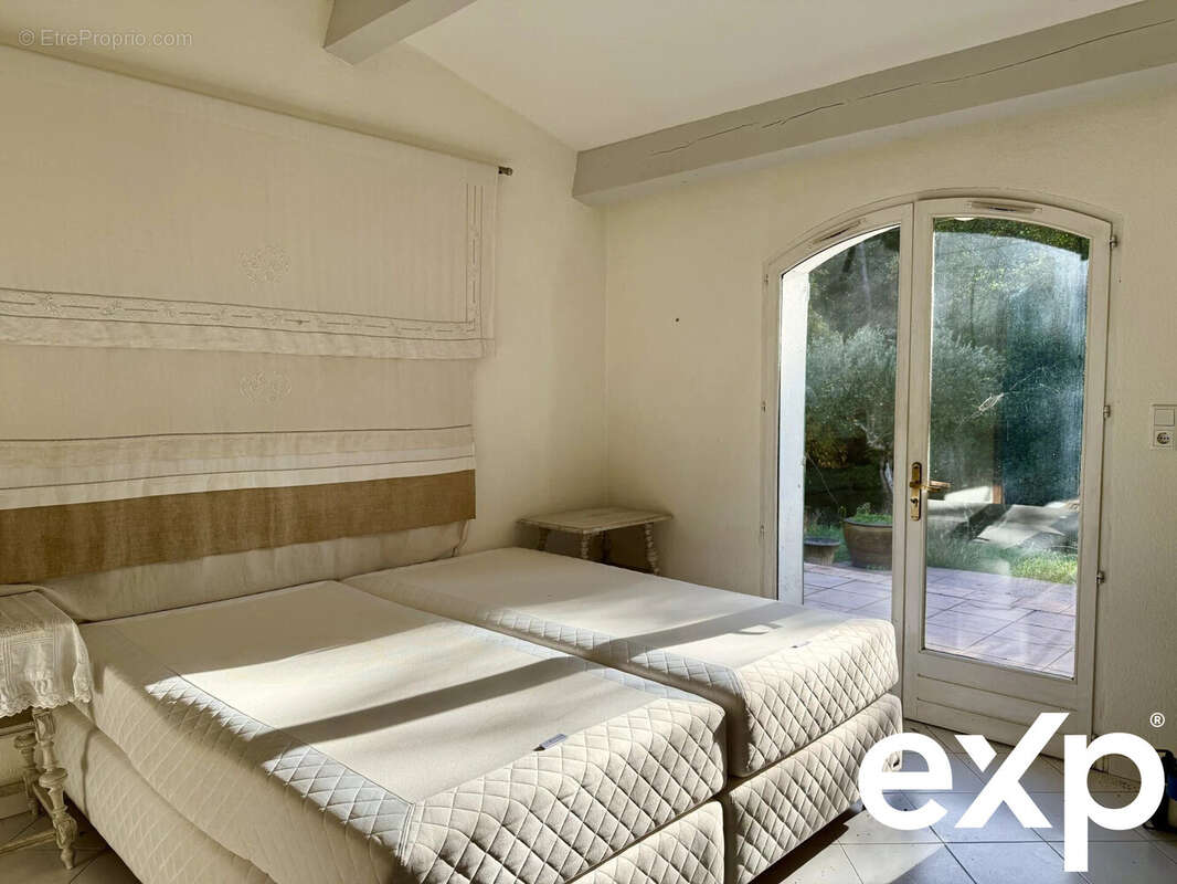 Maison à L'ISLE-SUR-LA-SORGUE