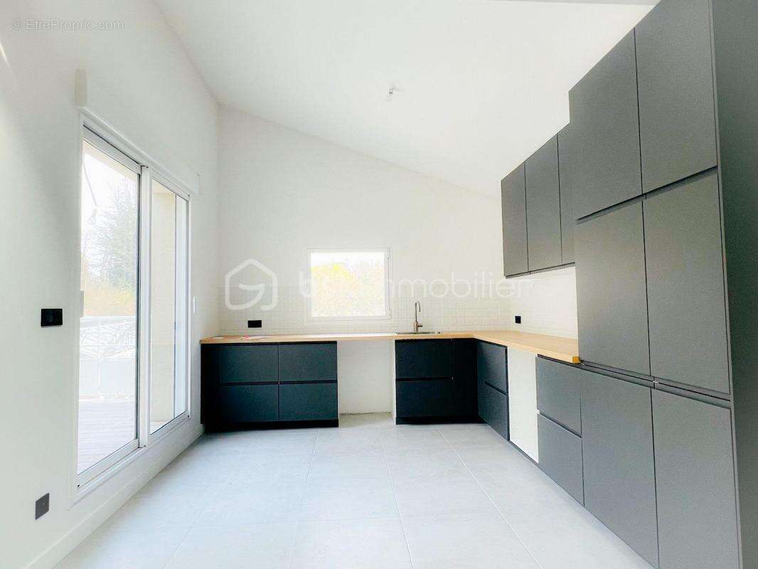 Maison à CHAMPAGNE-AU-MONT-D&#039;OR