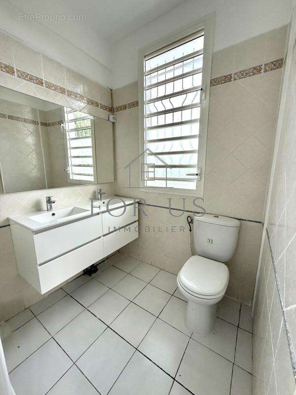 À vendre – exclusivité – maison t5 à sainte-anne (97180) - photo 5