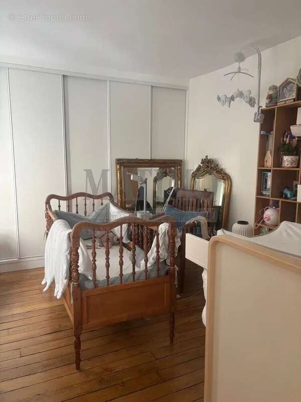 Appartement à PARIS-2E