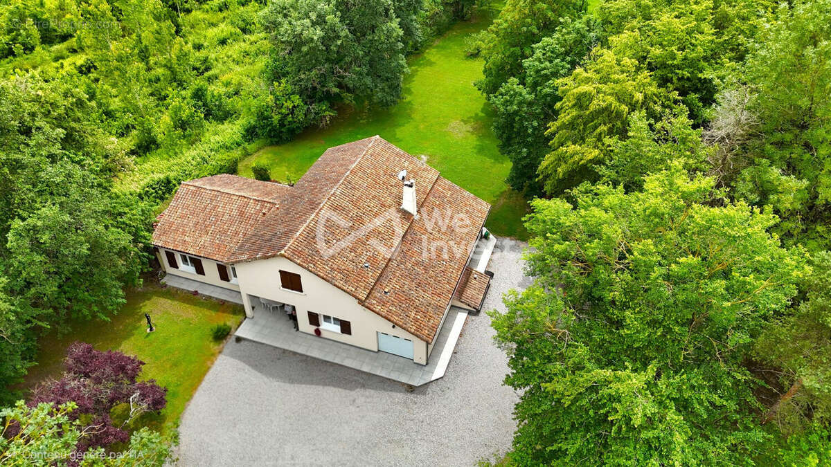 Maison à SAINT-GERVAIS-LES-TROIS-CLOCHERS