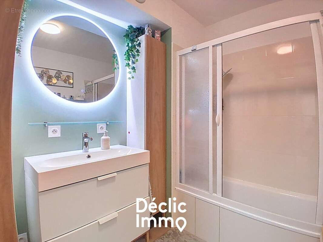 Appartement à CHATEAUNEUF-GRASSE