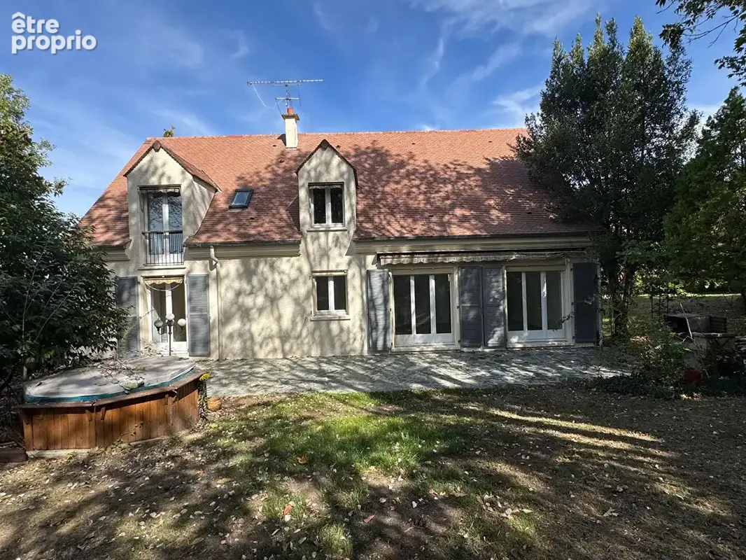 Photo Maison à Saint-Nom-La-Breteche au prix de 849 000€