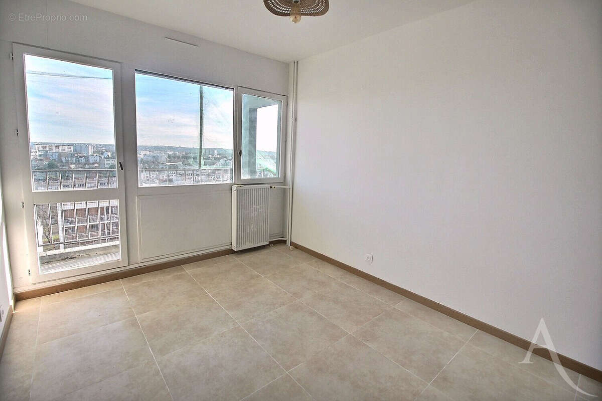 Appartement à THIAIS