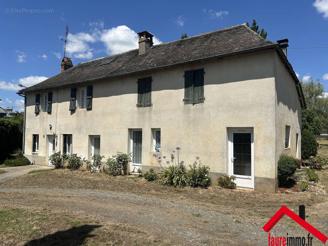 Maison à MANSAC