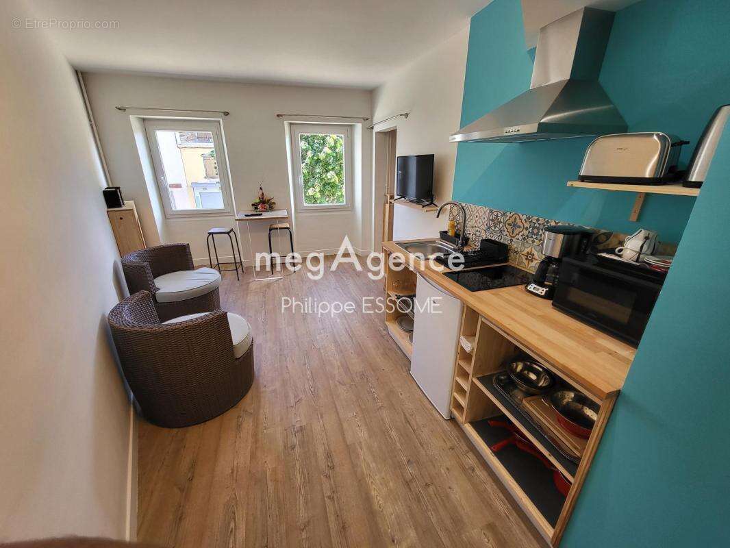 Commerce à SAINT-PIERRE-DE-TRIVISY