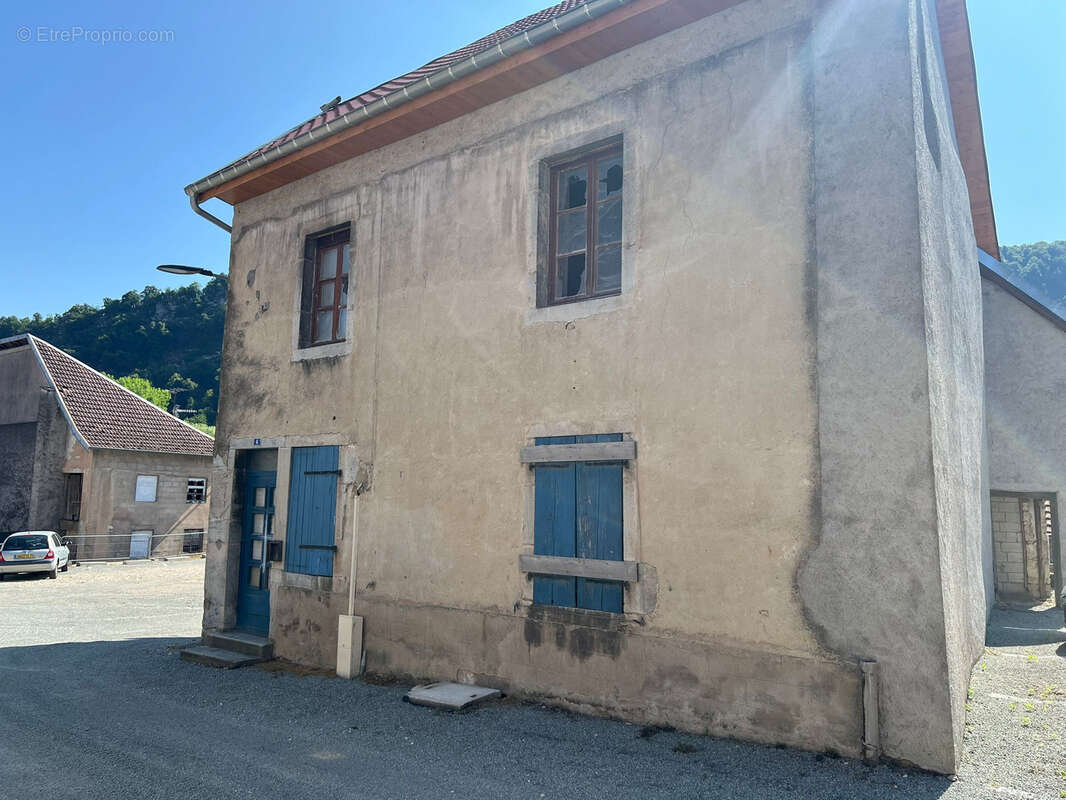 Maison à CLERVAL