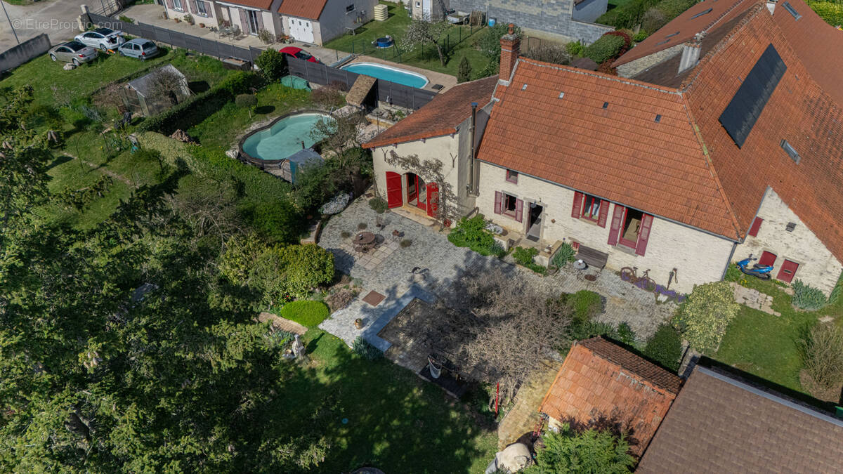 Maison à SAINTE-MARIE-LA-BLANCHE