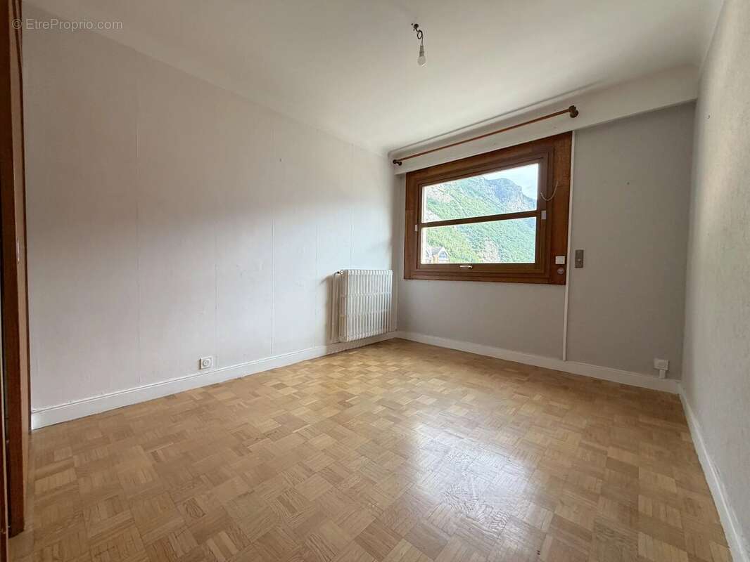 Appartement à SAINT-JEAN-DE-MAURIENNE