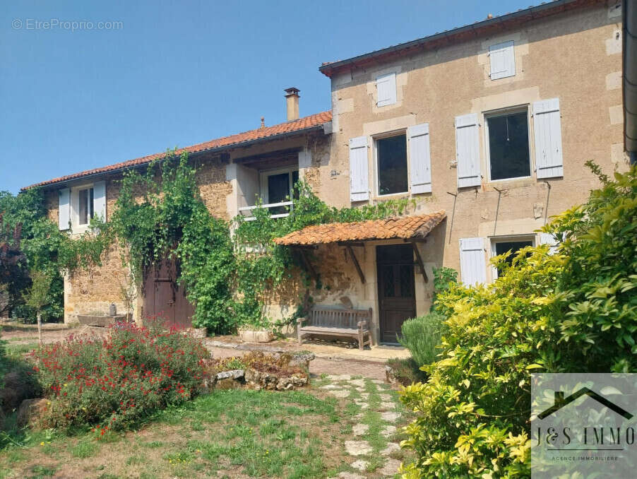 Maison à ROUMAZIERES-LOUBERT