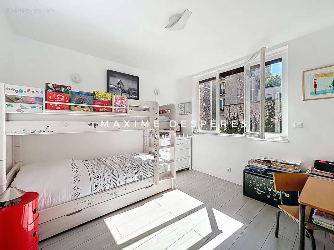 Appartement à NEUILLY-SUR-SEINE