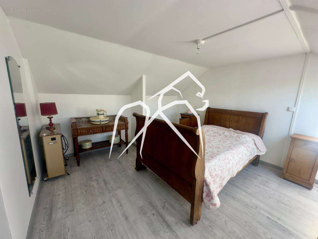 Maison à LA NEUVILLE-CHANT-D'OISEL