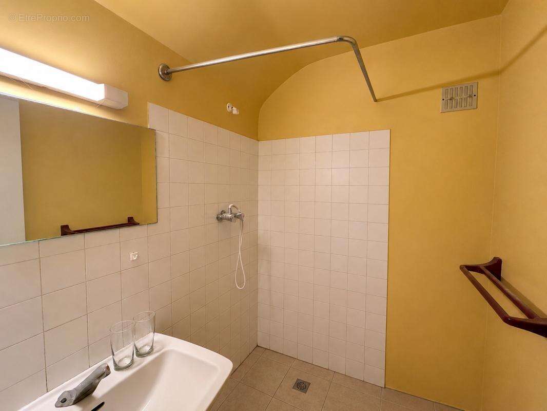Domaine d'Exception de 17 Hectares, 4 chambres, 251m2 - gara - photo 26