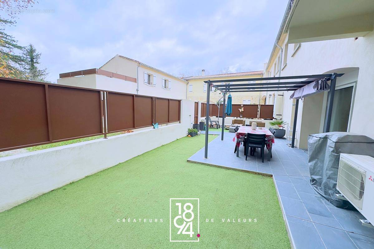 Appartement à JONQUIERES-SAINT-VINCENT