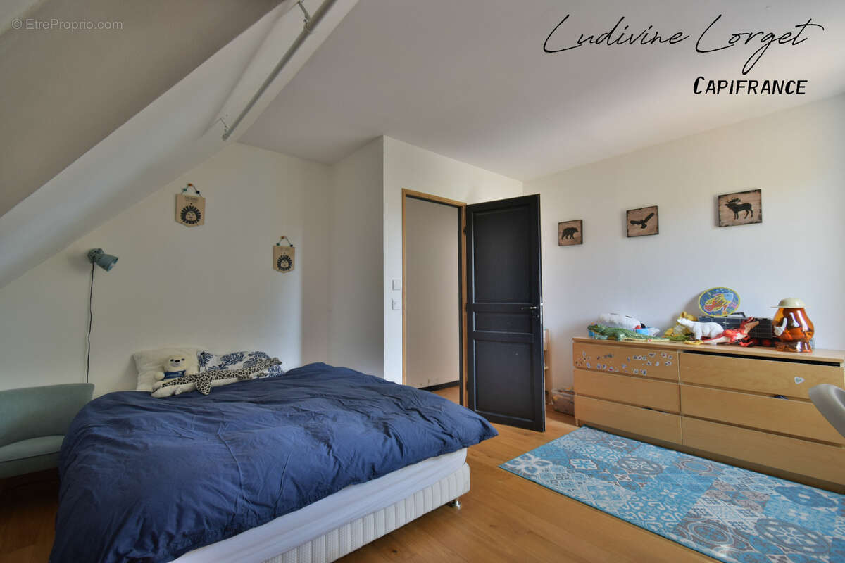 Proche Nogent-L’Artaud (8min) Chezy-Sur-Marne (6min) Maison traditionnelle de 200 m² - Vue panoramique – 5 chambres- Grande pièc - photo 7