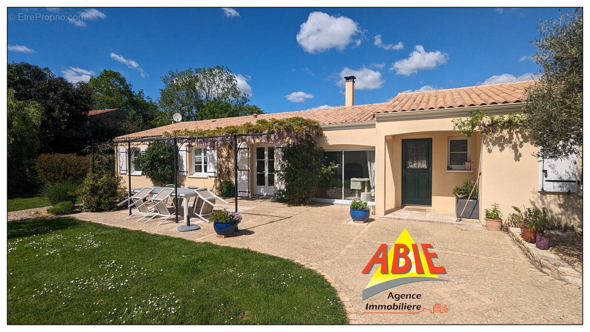 Photo 1 - Maison à COULON