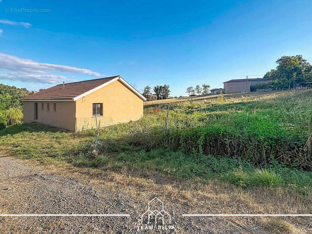 Maison 110 m² à Chambost-Longessaigne  - photo 16