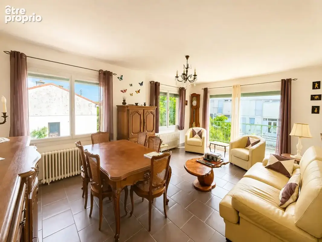 Maison 137 m² à Saint-Georges-De-Didonne  - photo 2