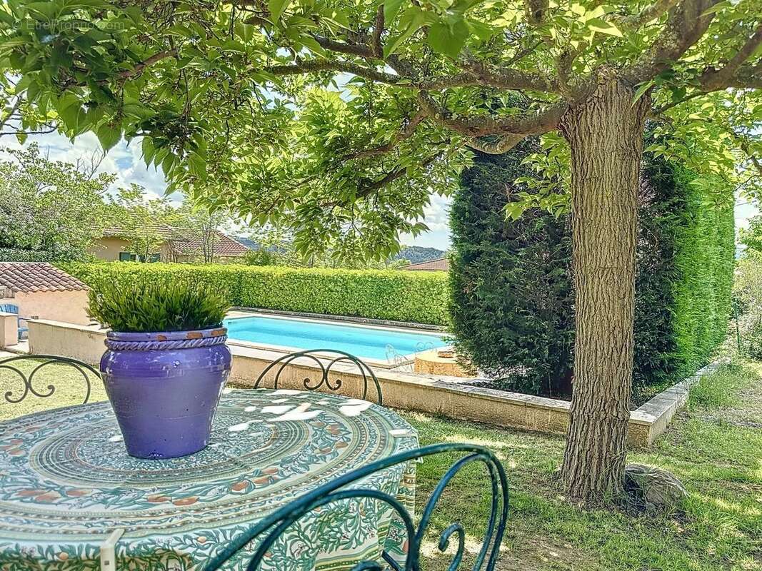 Maison à VILLECROZE