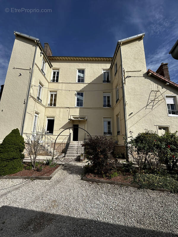 Appartement à SAINTE-SAVINE