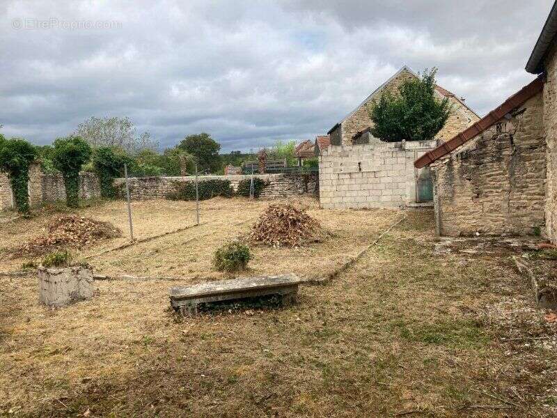 Maison 153 m² à Montigny-Sur-Aube  - photo 2