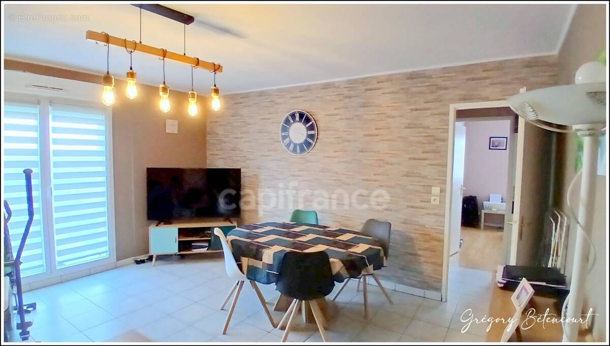Appartement à AVION
