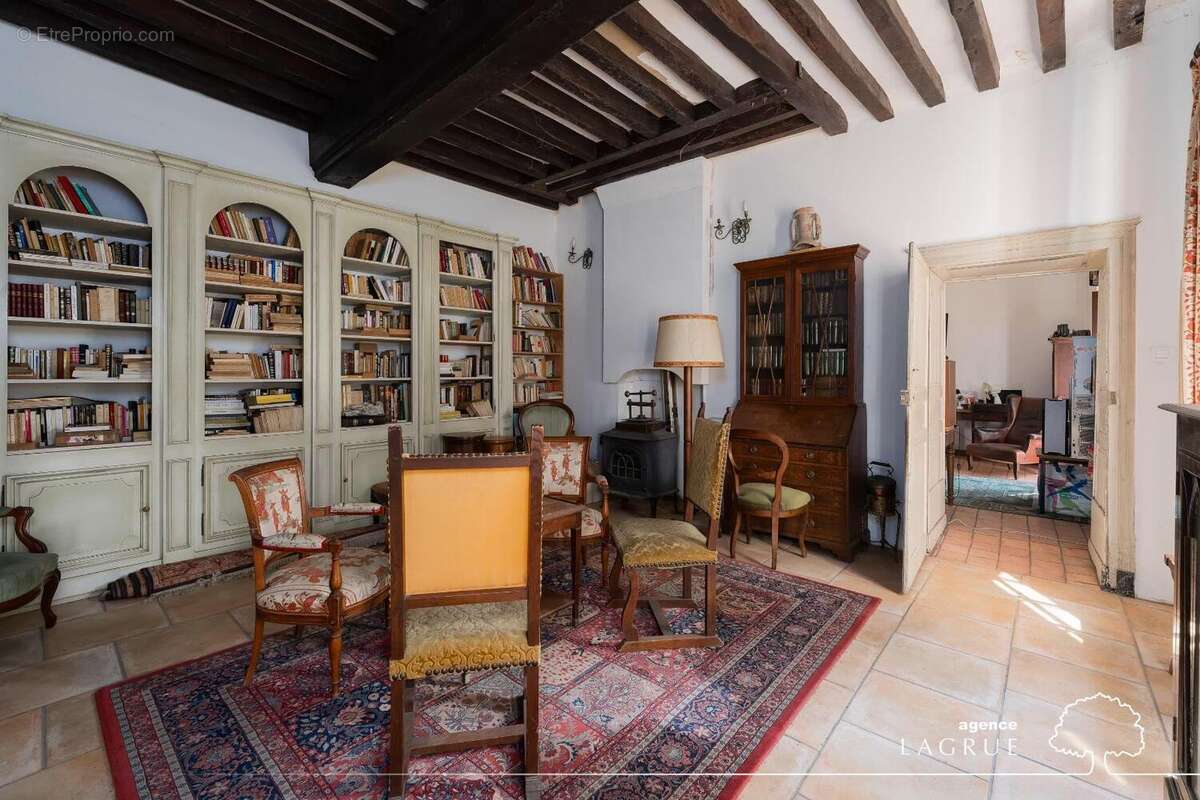   - Maison à CHAVROCHES