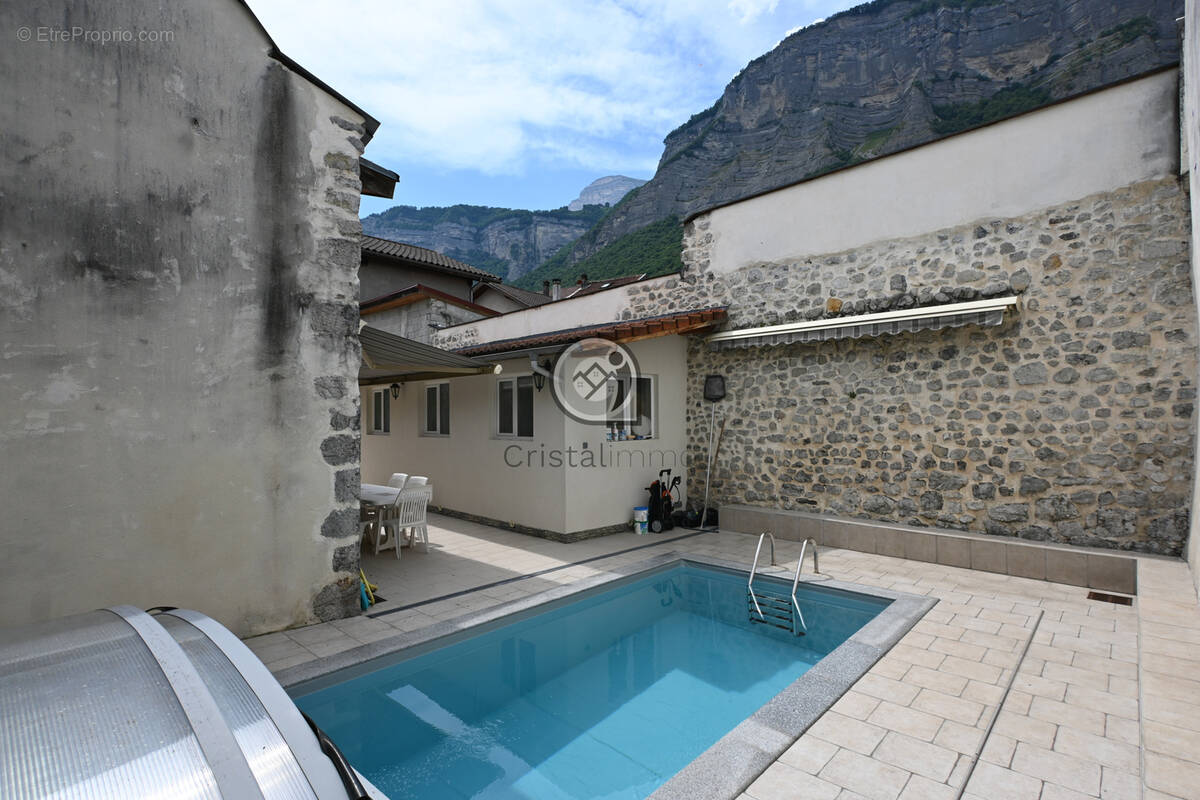 Maison à LUMBIN
