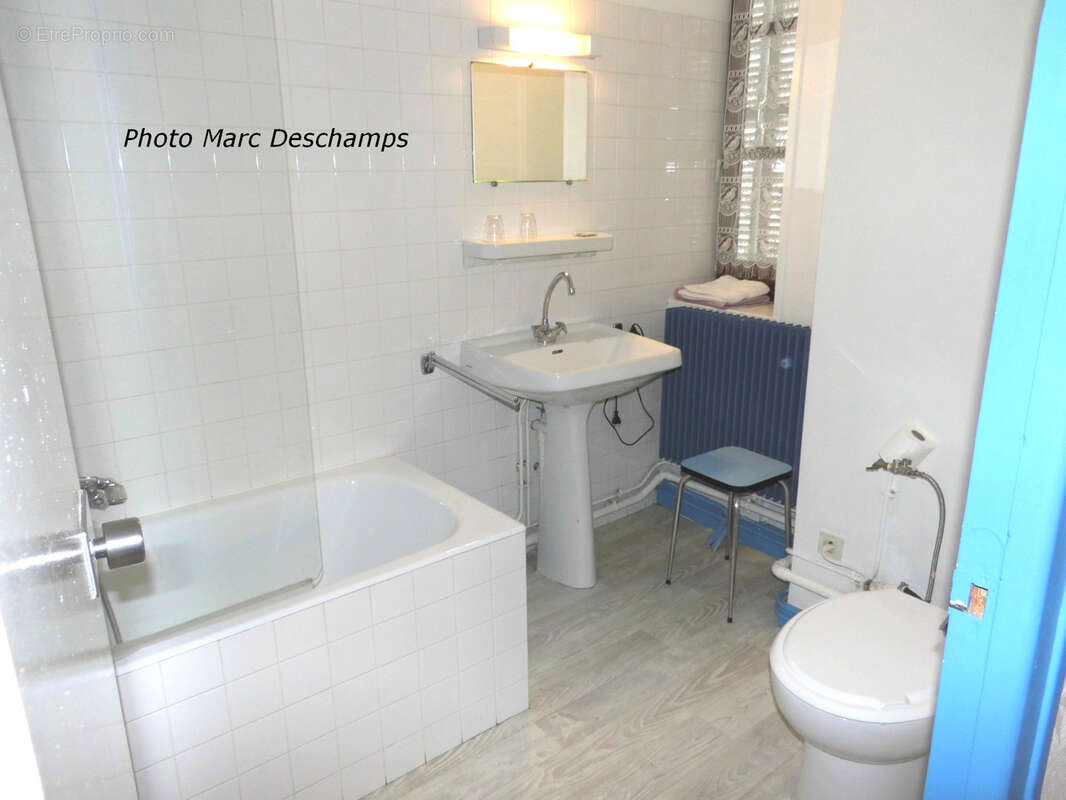 Immeuble de centre ville , hotel-bar-restaurant 13 chambres + appartement privé surface de 620m2 hab., courett - photo 13