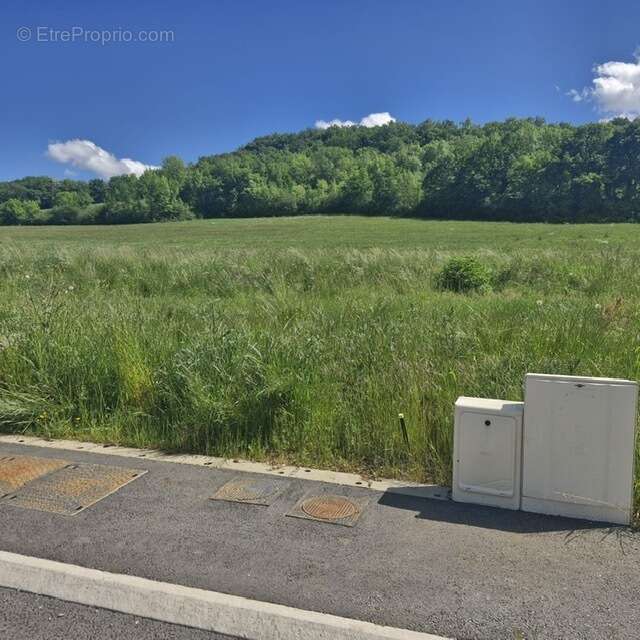 Terrain à LE SEQUESTRE