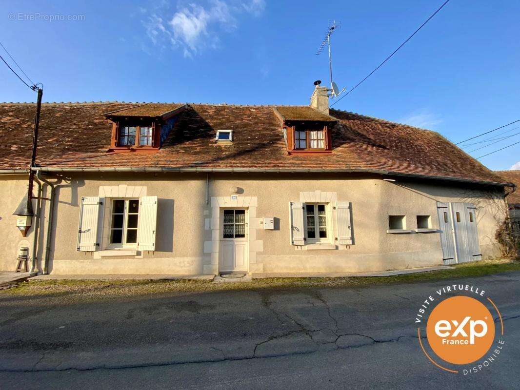 Maison à SAINT-FLOVIER