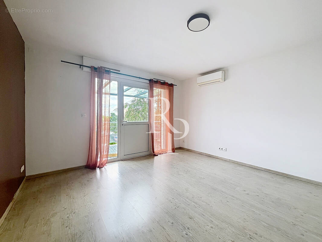 Appartement à CRAPONNE