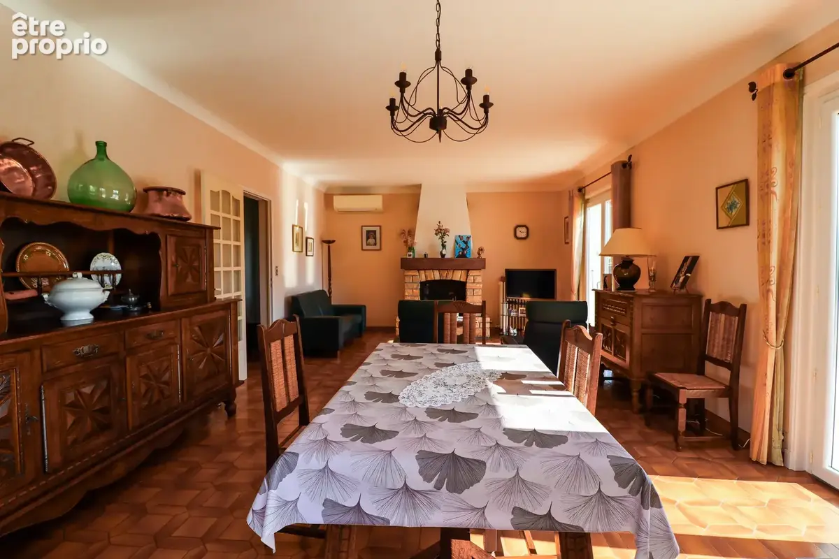 Maison familiale - 5 chambres - Piscine, double garage et grand jardin - photo 8