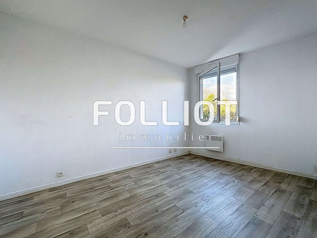 Appartement à DONVILLE-LES-BAINS