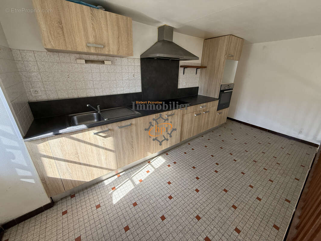 Vente maison avec terrain et dépendances Saint Victor et Melvieu - photo 8