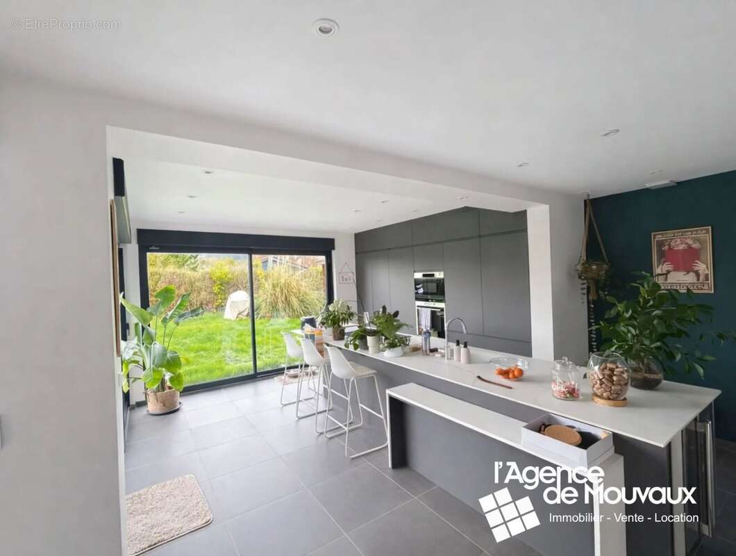 Maison à LA CHAPELLE-D'ARMENTIERES