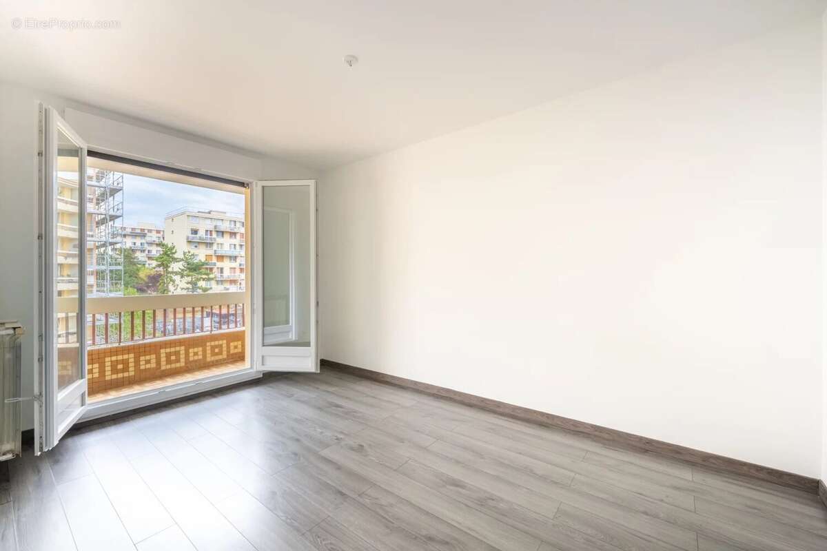 Appartement 90 m² à Poissy  - photo 8