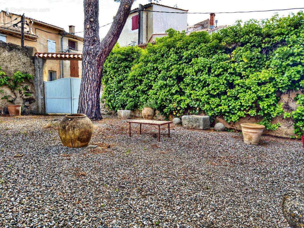 Maison à CABREROLLES