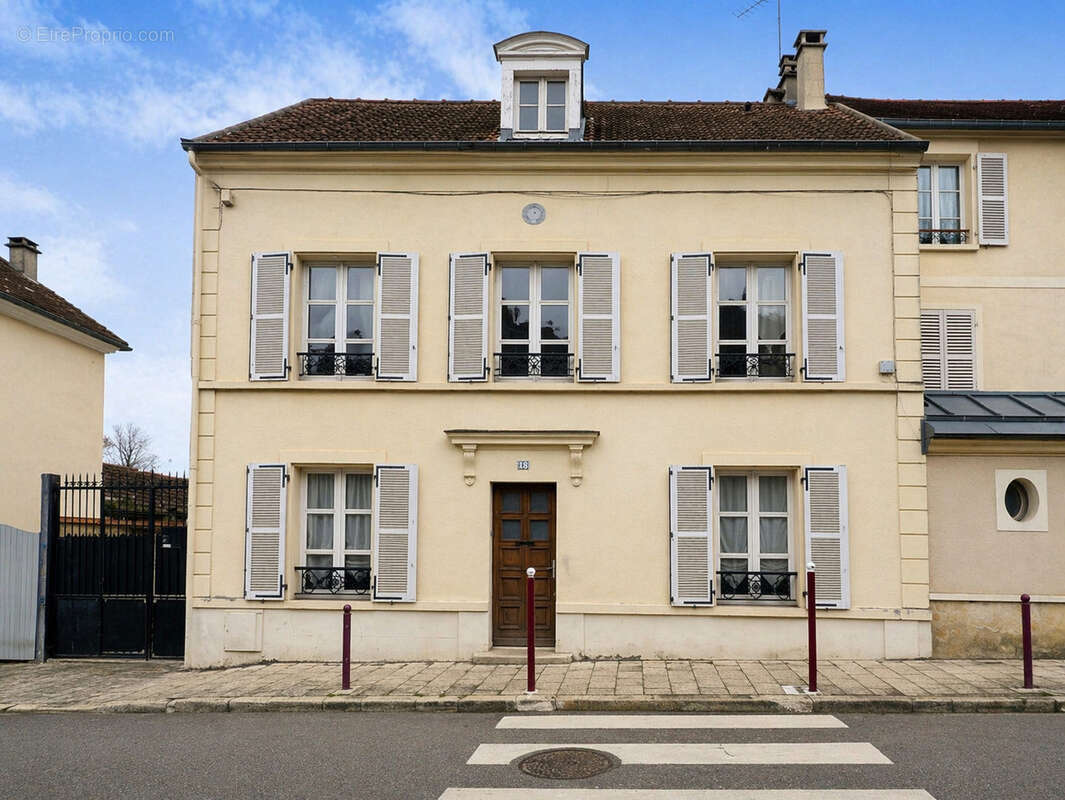 Maison à PRESLES