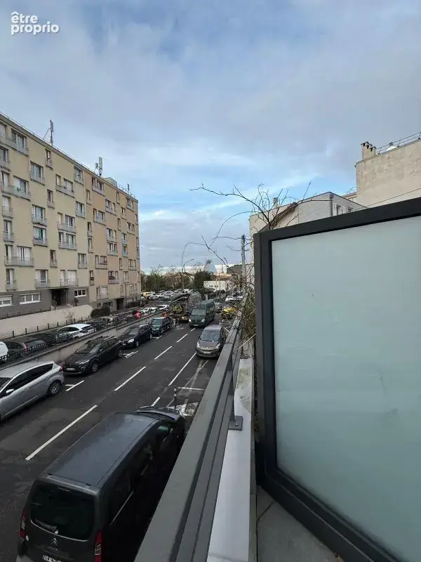 Beau studio - Immeuble récent - photo 4