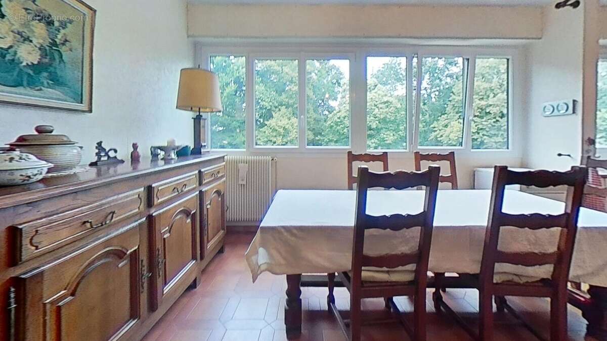 Appartement à VAUX-LE-PENIL
