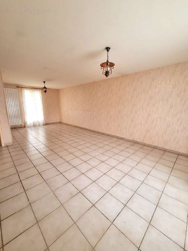 Maison à OZOIR-LA-FERRIERE