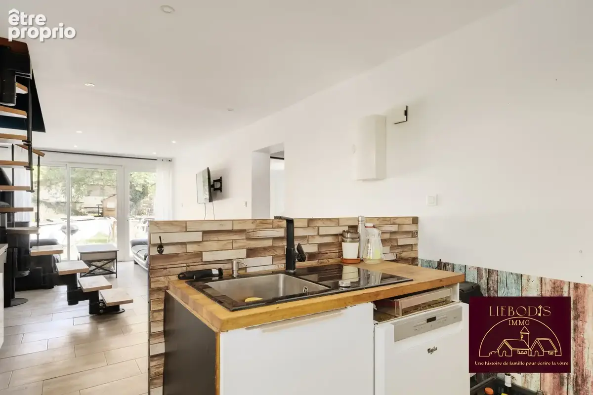 Maison indépendante sur 2.64 hectares avec pâtures et installations équestres - photo 3
