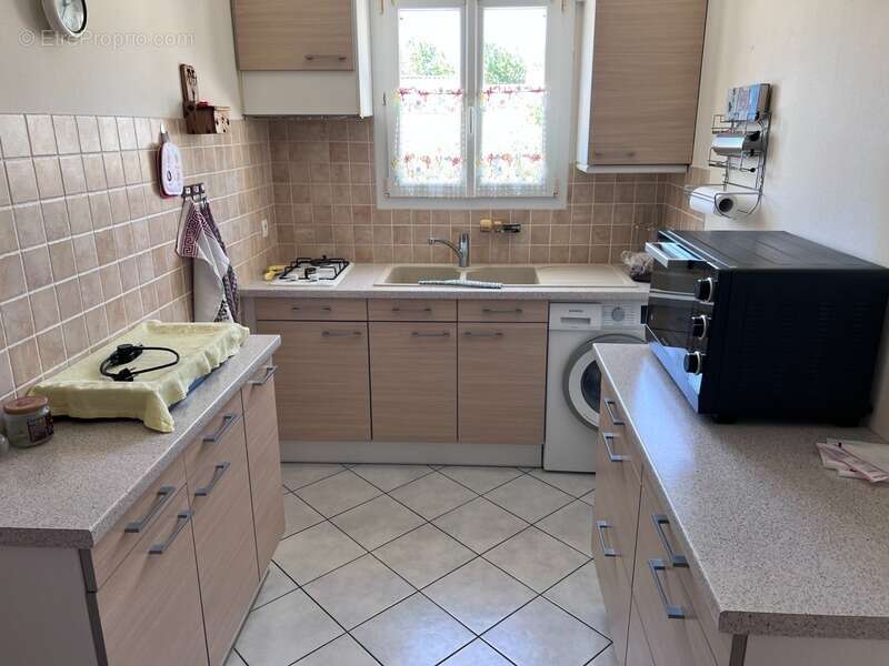 Maison à vendre 6 pièces COZES (17) - photo 5